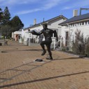 Meads_Statue - Thumbnail