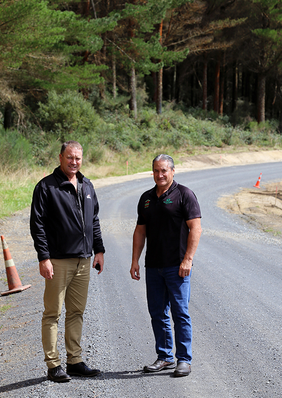 Mayor Brian Hanna with Glen Katu, CEO of Maraeroa C Incorporation at Maraeroa Road, Pureora.