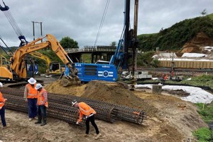 Piling begins on Kōpaki rail overbridge replacement